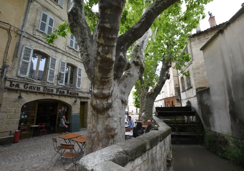 Ancient water wheels along Rue des Teinturiers, Avignon
